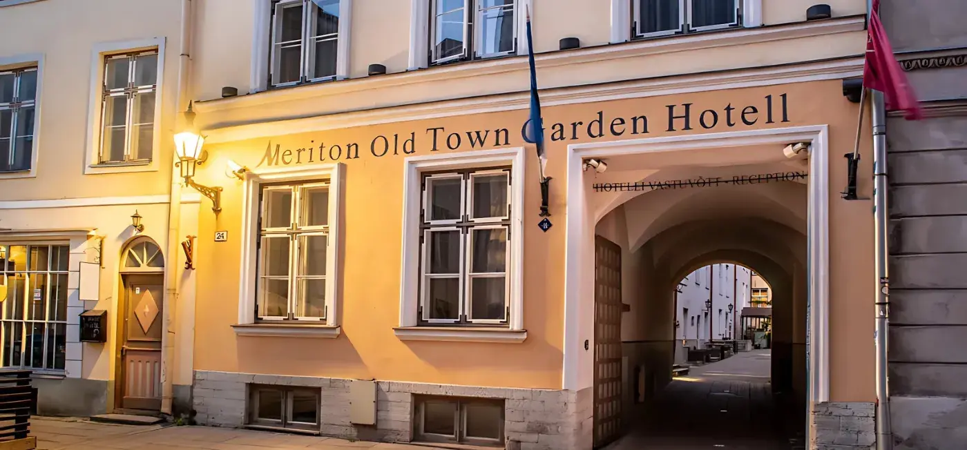 Meriton Old Town Garden Hotel